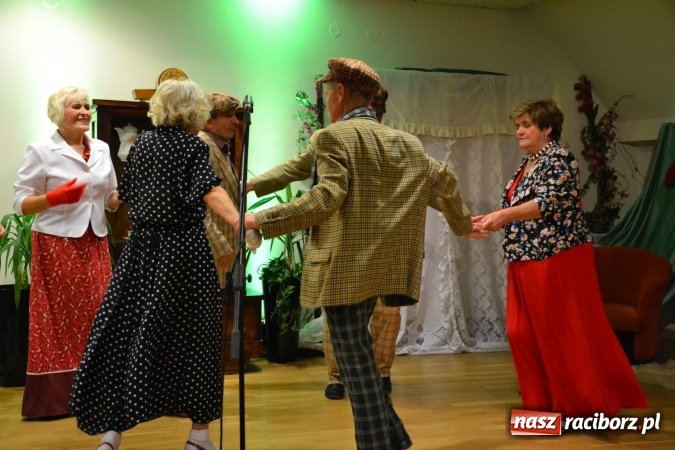 Zdjęcie w galerii na portalu naszraciborz.pl: Lwowska muzyka, przepiękne stroje i dekoracje, czyli Lwowska domówka na Zamku Piastowskim  wiadomości z regionu