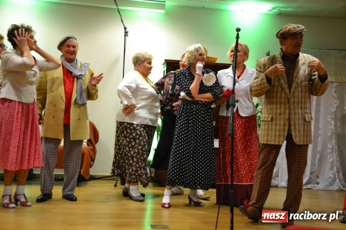 Zdjęcie w galerii na portalu naszraciborz.pl: Lwowska muzyka, przepiękne stroje i dekoracje, czyli Lwowska domówka na Zamku Piastowskim  wiadomości z regionu