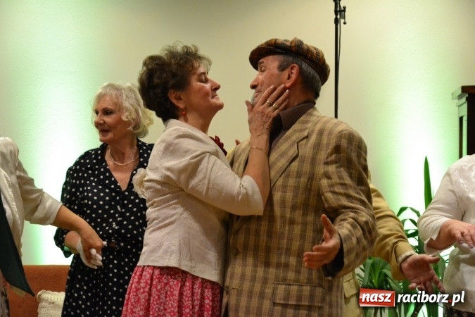 Zdjęcie w galerii na portalu naszraciborz.pl: Lwowska muzyka, przepiękne stroje i dekoracje, czyli Lwowska domówka na Zamku Piastowskim  wiadomości z regionu