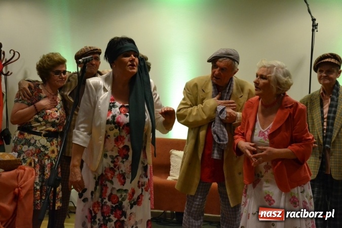 Zdjęcie w galerii na portalu naszraciborz.pl: Lwowska muzyka, przepiękne stroje i dekoracje, czyli Lwowska domówka na Zamku Piastowskim  wiadomości z regionu