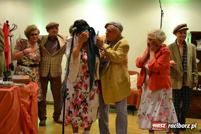 Zdjęcie w galerii na portalu naszraciborz.pl: Lwowska muzyka, przepiękne stroje i dekoracje, czyli Lwowska domówka na Zamku Piastowskim  wiadomości z regionu
