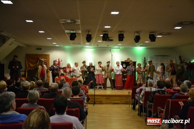 Zdjęcie w galerii na portalu naszraciborz.pl: Lwowska muzyka, przepiękne stroje i dekoracje, czyli Lwowska domówka na Zamku Piastowskim  wiadomości z regionu