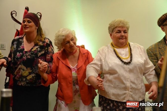 Zdjęcie w galerii na portalu naszraciborz.pl: Lwowska muzyka, przepiękne stroje i dekoracje, czyli Lwowska domówka na Zamku Piastowskim  wiadomości z regionu