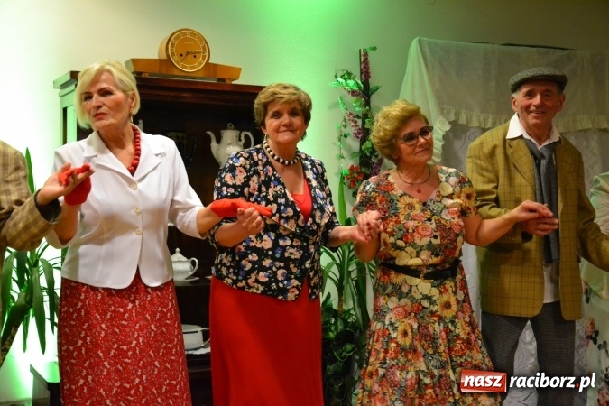 Zdjęcie w galerii na portalu naszraciborz.pl: Lwowska muzyka, przepiękne stroje i dekoracje, czyli Lwowska domówka na Zamku Piastowskim  wiadomości z regionu