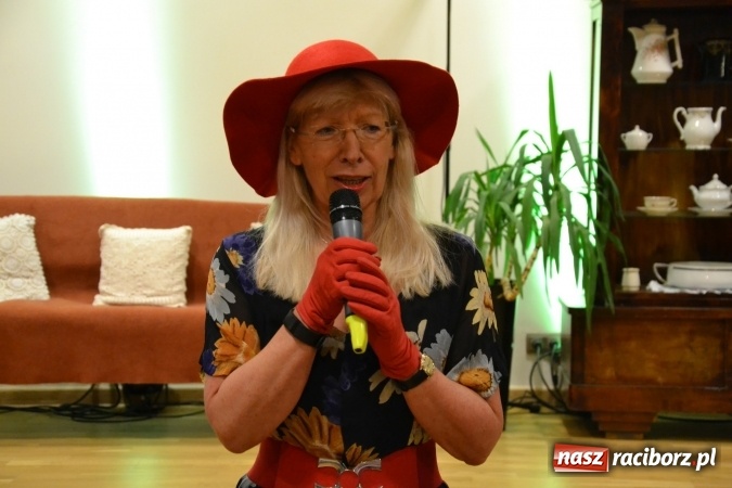 Zdjęcie w galerii na portalu naszraciborz.pl: Lwowska muzyka, przepiękne stroje i dekoracje, czyli Lwowska domówka na Zamku Piastowskim  wiadomości z regionu