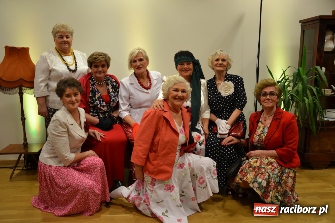 Zdjęcie w galerii na portalu naszraciborz.pl: Lwowska muzyka, przepiękne stroje i dekoracje, czyli Lwowska domówka na Zamku Piastowskim  wiadomości z regionu