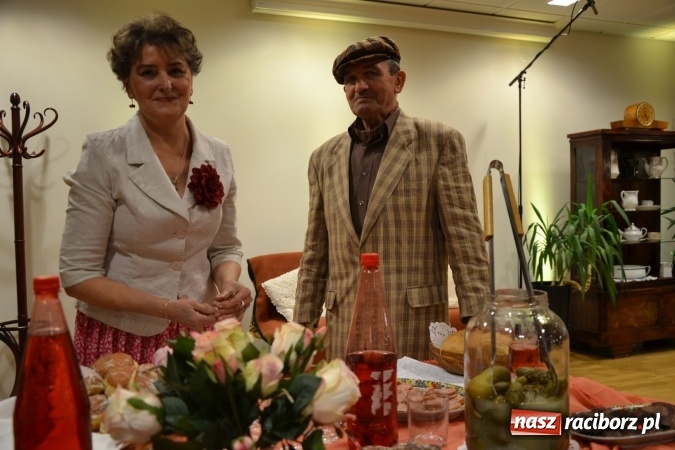 Zdjęcie w galerii na portalu naszraciborz.pl: Lwowska muzyka, przepiękne stroje i dekoracje, czyli Lwowska domówka na Zamku Piastowskim  wiadomości z regionu