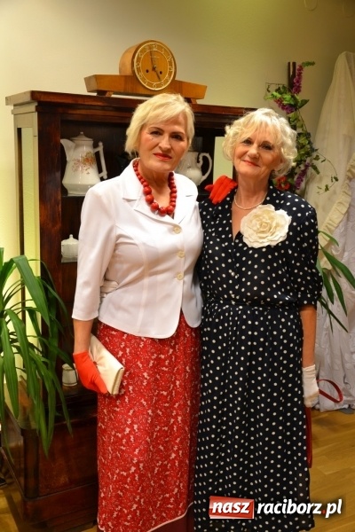 Zdjęcie w galerii na portalu naszraciborz.pl: Lwowska muzyka, przepiękne stroje i dekoracje, czyli Lwowska domówka na Zamku Piastowskim  wiadomości z regionu