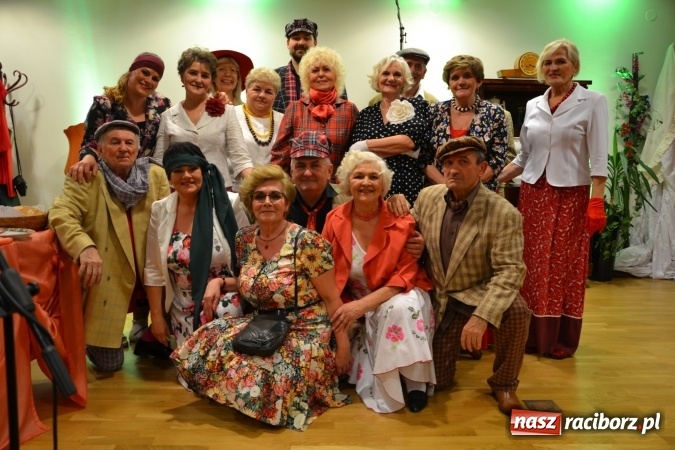 Zdjęcie w galerii na portalu naszraciborz.pl: Lwowska muzyka, przepiękne stroje i dekoracje, czyli Lwowska domówka na Zamku Piastowskim  wiadomości z regionu