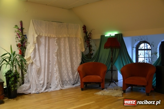 Zdjęcie w galerii na portalu naszraciborz.pl: Lwowska muzyka, przepiękne stroje i dekoracje, czyli Lwowska domówka na Zamku Piastowskim  wiadomości z regionu