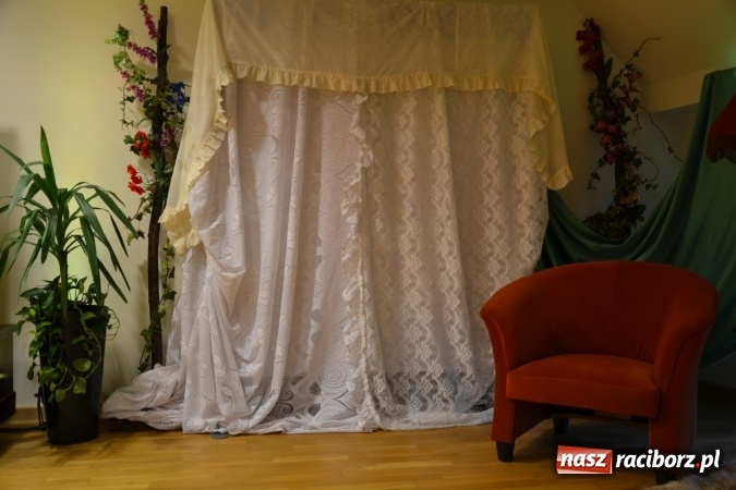 Zdjęcie w galerii na portalu naszraciborz.pl: Lwowska muzyka, przepiękne stroje i dekoracje, czyli Lwowska domówka na Zamku Piastowskim  wiadomości z regionu