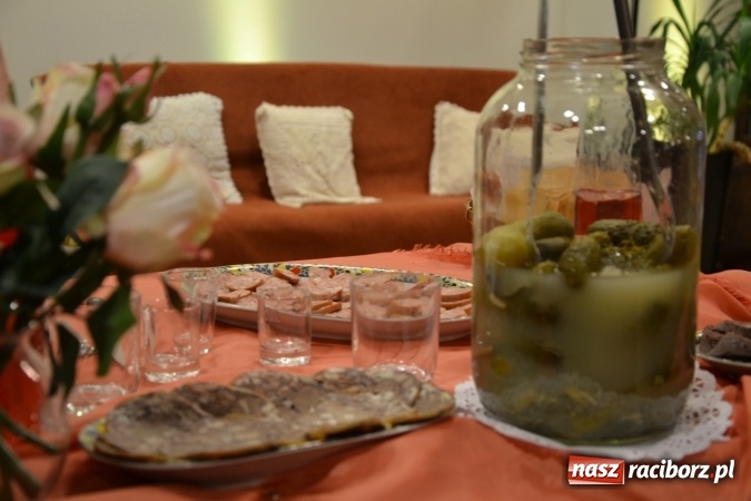 Zdjęcie w galerii na portalu naszraciborz.pl: Lwowska muzyka, przepiękne stroje i dekoracje, czyli Lwowska domówka na Zamku Piastowskim  wiadomości z regionu