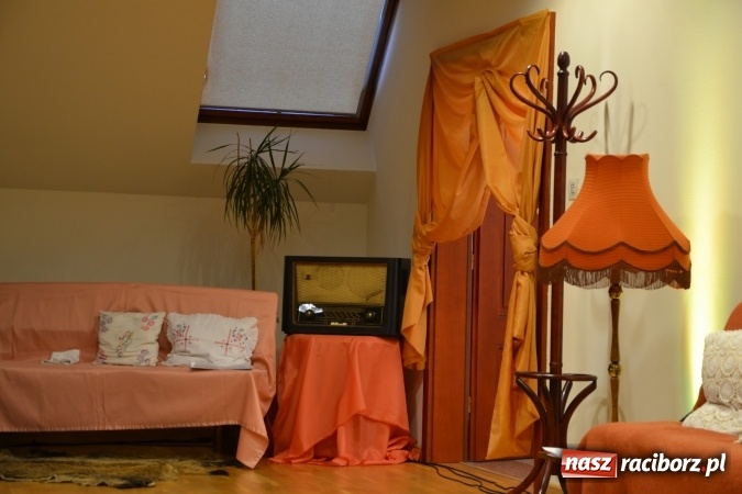 Zdjęcie w galerii na portalu naszraciborz.pl: Lwowska muzyka, przepiękne stroje i dekoracje, czyli Lwowska domówka na Zamku Piastowskim  wiadomości z regionu