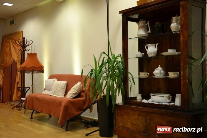 Zdjęcie w galerii na portalu naszraciborz.pl: Lwowska muzyka, przepiękne stroje i dekoracje, czyli Lwowska domówka na Zamku Piastowskim  wiadomości z regionu