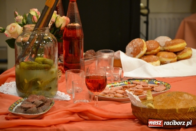 Zdjęcie w galerii na portalu naszraciborz.pl: Lwowska muzyka, przepiękne stroje i dekoracje, czyli Lwowska domówka na Zamku Piastowskim  wiadomości z regionu