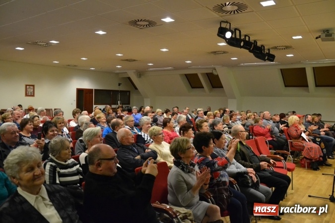 Zdjęcie w galerii na portalu naszraciborz.pl: Lwowska muzyka, przepiękne stroje i dekoracje, czyli Lwowska domówka na Zamku Piastowskim  wiadomości z regionu