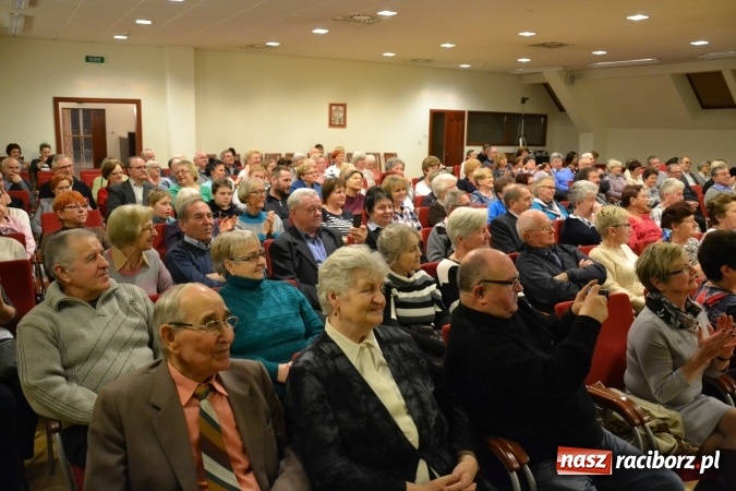 Zdjęcie w galerii na portalu naszraciborz.pl: Lwowska muzyka, przepiękne stroje i dekoracje, czyli Lwowska domówka na Zamku Piastowskim  wiadomości z regionu