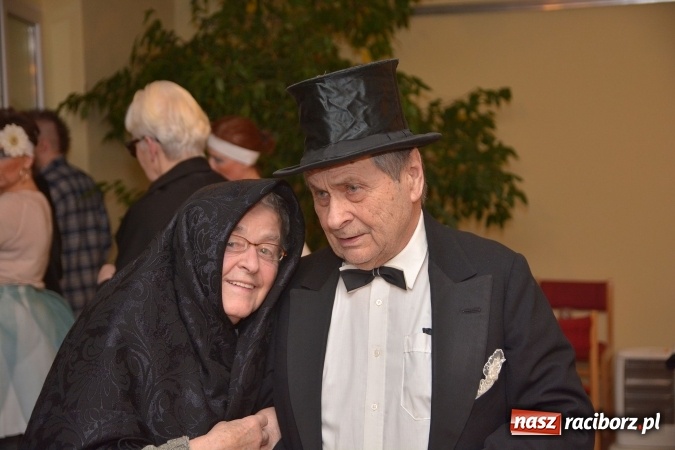 Zdjęcie w galerii na portalu naszraciborz.pl: I po karnawale. Pogrzebanie basa w Krzanowicach FOTO i WIDEO wiadomości z regionu