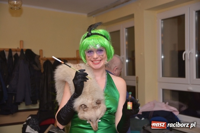 Zdjęcie w galerii na portalu naszraciborz.pl: I po karnawale. Pogrzebanie basa w Krzanowicach FOTO i WIDEO wiadomości z regionu