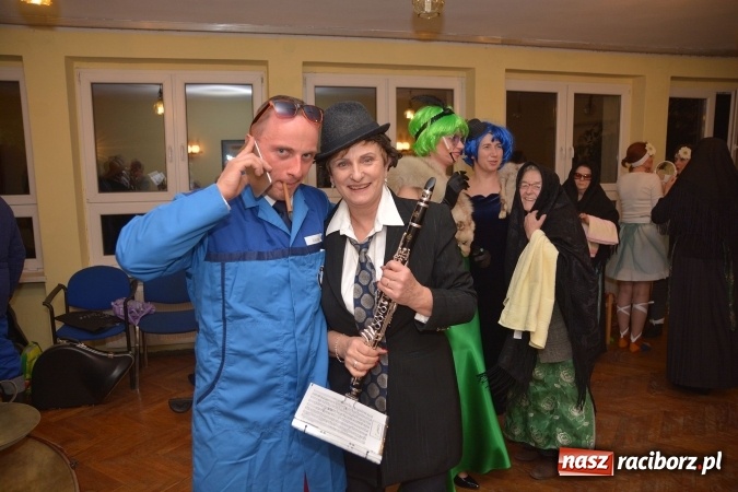 Zdjęcie w galerii na portalu naszraciborz.pl: I po karnawale. Pogrzebanie basa w Krzanowicach FOTO i WIDEO wiadomości z regionu