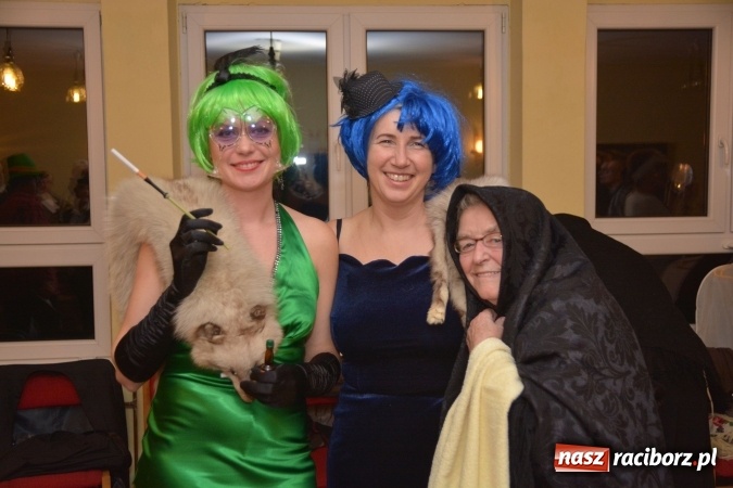 Zdjęcie w galerii na portalu naszraciborz.pl: I po karnawale. Pogrzebanie basa w Krzanowicach FOTO i WIDEO wiadomości z regionu