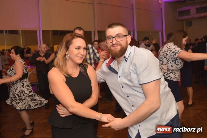 Zdjęcie w galerii na portalu naszraciborz.pl: I po karnawale. Pogrzebanie basa w Krzanowicach FOTO i WIDEO wiadomości z regionu