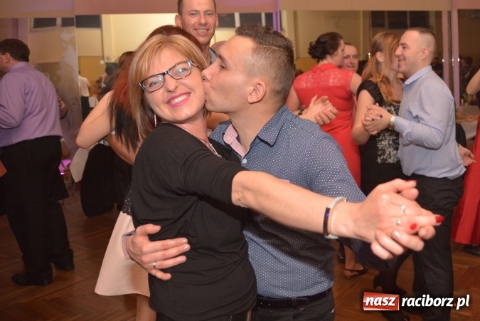 Zdjęcie w galerii na portalu naszraciborz.pl: I po karnawale. Pogrzebanie basa w Krzanowicach FOTO i WIDEO wiadomości z regionu