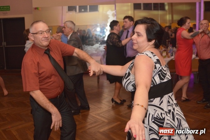 Zdjęcie w galerii na portalu naszraciborz.pl: I po karnawale. Pogrzebanie basa w Krzanowicach FOTO i WIDEO wiadomości z regionu