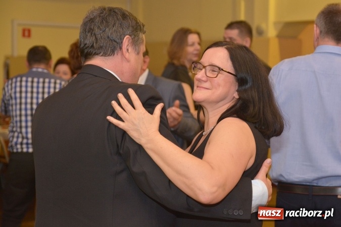 Zdjęcie w galerii na portalu naszraciborz.pl: I po karnawale. Pogrzebanie basa w Krzanowicach FOTO i WIDEO wiadomości z regionu