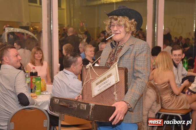 Zdjęcie w galerii na portalu naszraciborz.pl: I po karnawale. Pogrzebanie basa w Krzanowicach FOTO i WIDEO wiadomości z regionu