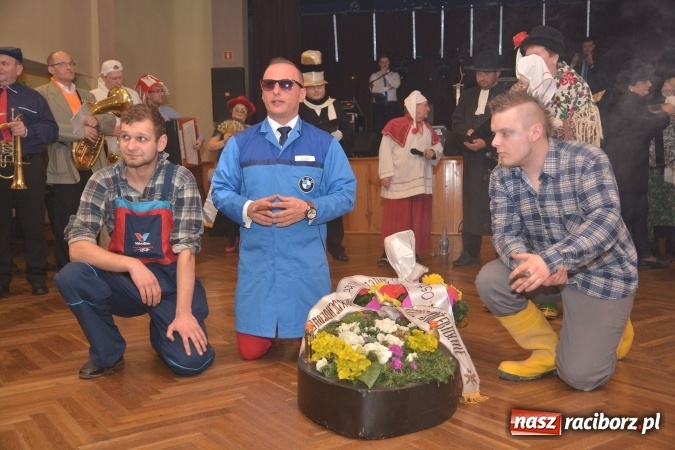 Zdjęcie w galerii na portalu naszraciborz.pl: I po karnawale. Pogrzebanie basa w Krzanowicach FOTO i WIDEO wiadomości z regionu