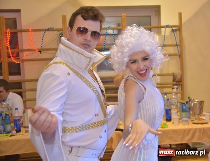 Zdjęcie w galerii na portalu naszraciborz.pl: Rewia gwiazd na ostatkach w Samborowicach FOTOREPORTRAŻ wiadomości z regionu