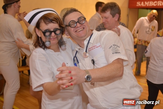 Zdjęcie w galerii na portalu naszraciborz.pl: Rewia gwiazd na ostatkach w Samborowicach FOTOREPORTRAŻ wiadomości z regionu