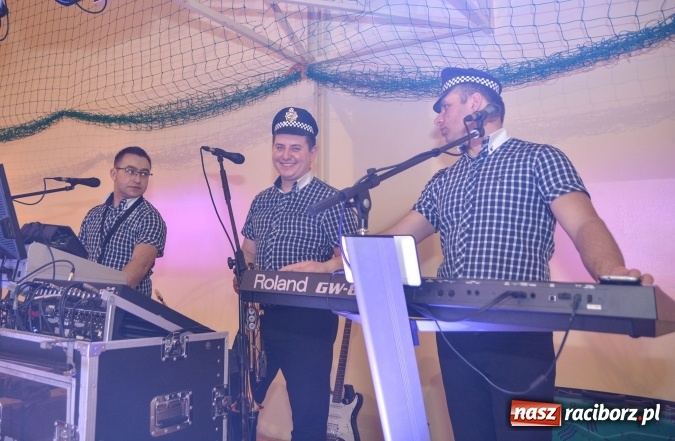 Zdjęcie w galerii na portalu naszraciborz.pl: Rewia gwiazd na ostatkach w Samborowicach FOTOREPORTRAŻ wiadomości z regionu