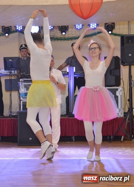 Zdjęcie w galerii na portalu naszraciborz.pl: Rewia gwiazd na ostatkach w Samborowicach FOTOREPORTRAŻ wiadomości z regionu