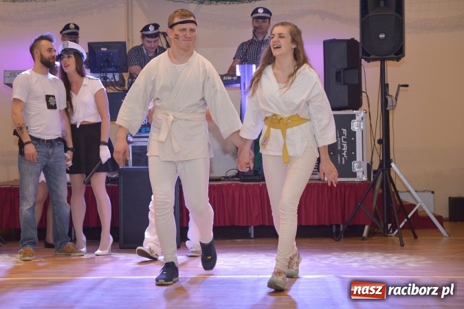 Zdjęcie w galerii na portalu naszraciborz.pl: Rewia gwiazd na ostatkach w Samborowicach FOTOREPORTRAŻ wiadomości z regionu