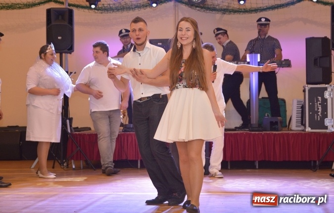 Zdjęcie w galerii na portalu naszraciborz.pl: Rewia gwiazd na ostatkach w Samborowicach FOTOREPORTRAŻ wiadomości z regionu