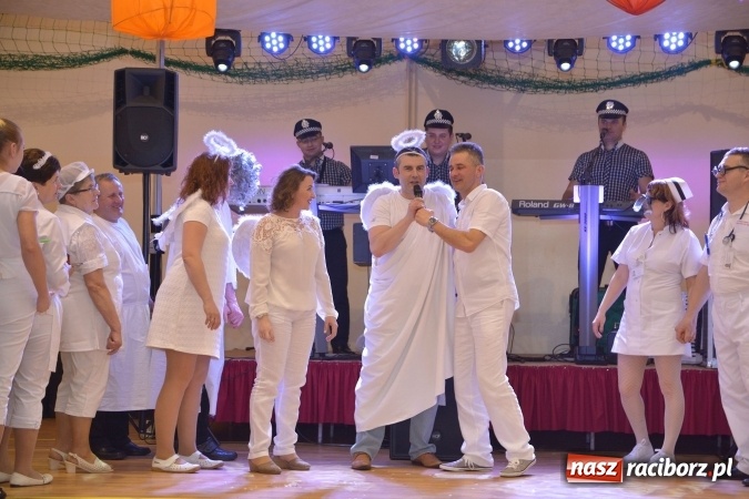 Zdjęcie w galerii na portalu naszraciborz.pl: Rewia gwiazd na ostatkach w Samborowicach FOTOREPORTRAŻ wiadomości z regionu