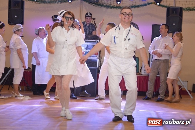 Zdjęcie w galerii na portalu naszraciborz.pl: Rewia gwiazd na ostatkach w Samborowicach FOTOREPORTRAŻ wiadomości z regionu