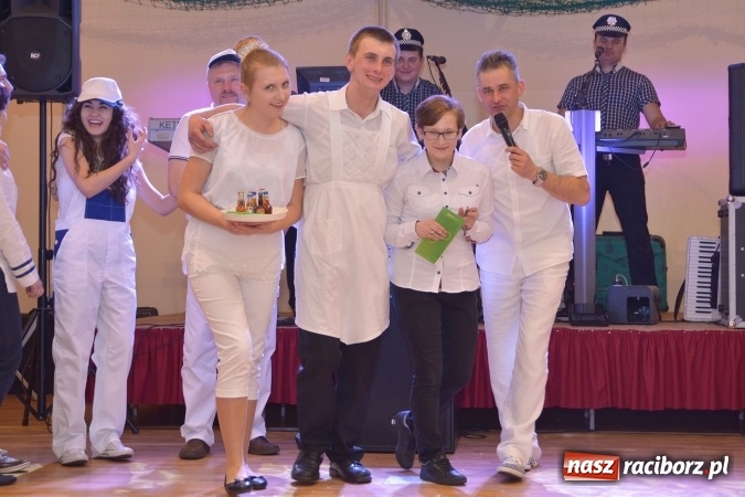 Zdjęcie w galerii na portalu naszraciborz.pl: Rewia gwiazd na ostatkach w Samborowicach FOTOREPORTRAŻ wiadomości z regionu