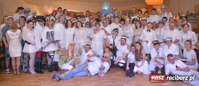 Zdjęcie w galerii na portalu naszraciborz.pl: Rewia gwiazd na ostatkach w Samborowicach FOTOREPORTRAŻ wiadomości z regionu