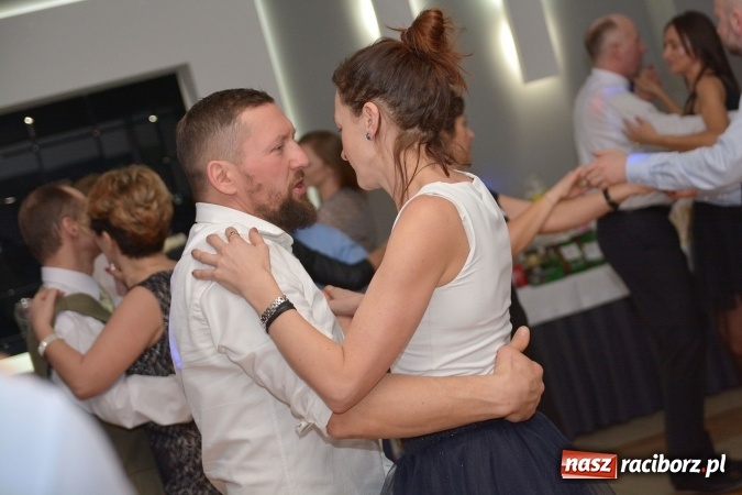 Zdjęcie w galerii na portalu naszraciborz.pl: Twork&oacute;w żegnał karnawał na zabawie szkolnej wiadomości z regionu