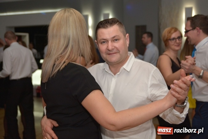 Zdjęcie w galerii na portalu naszraciborz.pl: Twork&oacute;w żegnał karnawał na zabawie szkolnej wiadomości z regionu