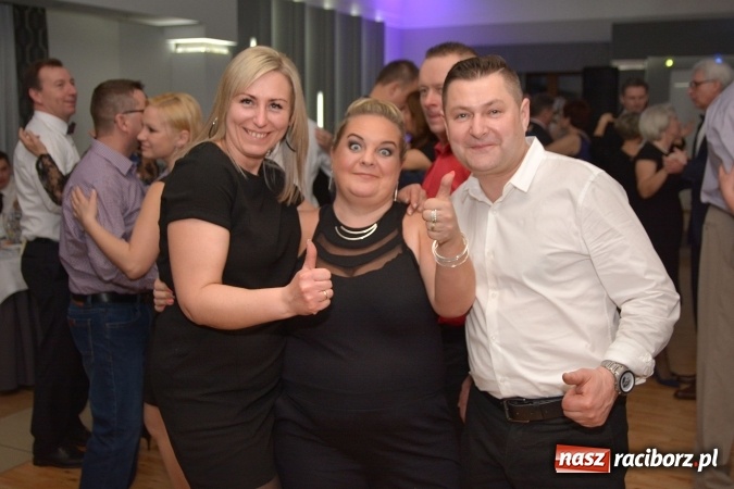 Zdjęcie w galerii na portalu naszraciborz.pl: Twork&oacute;w żegnał karnawał na zabawie szkolnej wiadomości z regionu