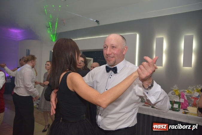 Zdjęcie w galerii na portalu naszraciborz.pl: Twork&oacute;w żegnał karnawał na zabawie szkolnej wiadomości z regionu