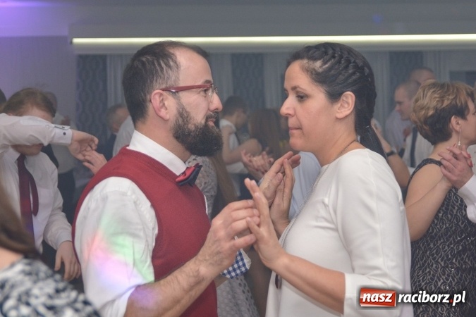 Zdjęcie w galerii na portalu naszraciborz.pl: Twork&oacute;w żegnał karnawał na zabawie szkolnej wiadomości z regionu