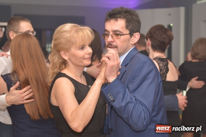 Zdjęcie w galerii na portalu naszraciborz.pl: Twork&oacute;w żegnał karnawał na zabawie szkolnej wiadomości z regionu