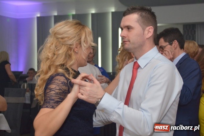 Zdjęcie w galerii na portalu naszraciborz.pl: Twork&oacute;w żegnał karnawał na zabawie szkolnej wiadomości z regionu