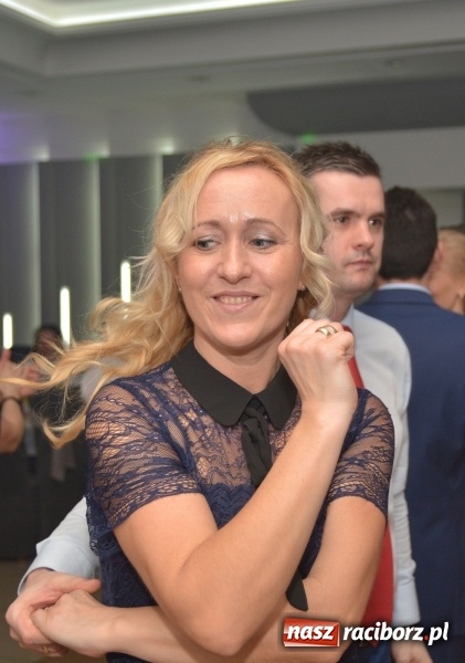 Zdjęcie w galerii na portalu naszraciborz.pl: Twork&oacute;w żegnał karnawał na zabawie szkolnej wiadomości z regionu