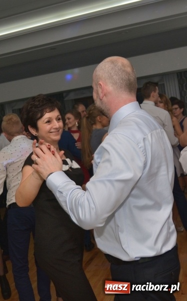 Zdjęcie w galerii na portalu naszraciborz.pl: Twork&oacute;w żegnał karnawał na zabawie szkolnej wiadomości z regionu